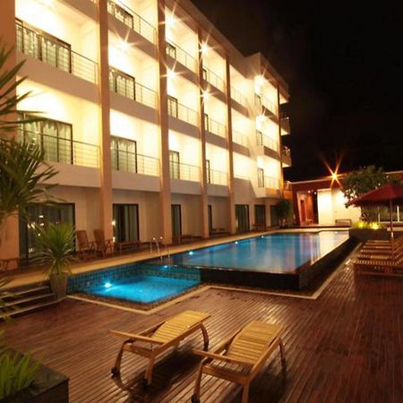 Paragon Suites Resort Джомтиен Бийч Екстериор снимка