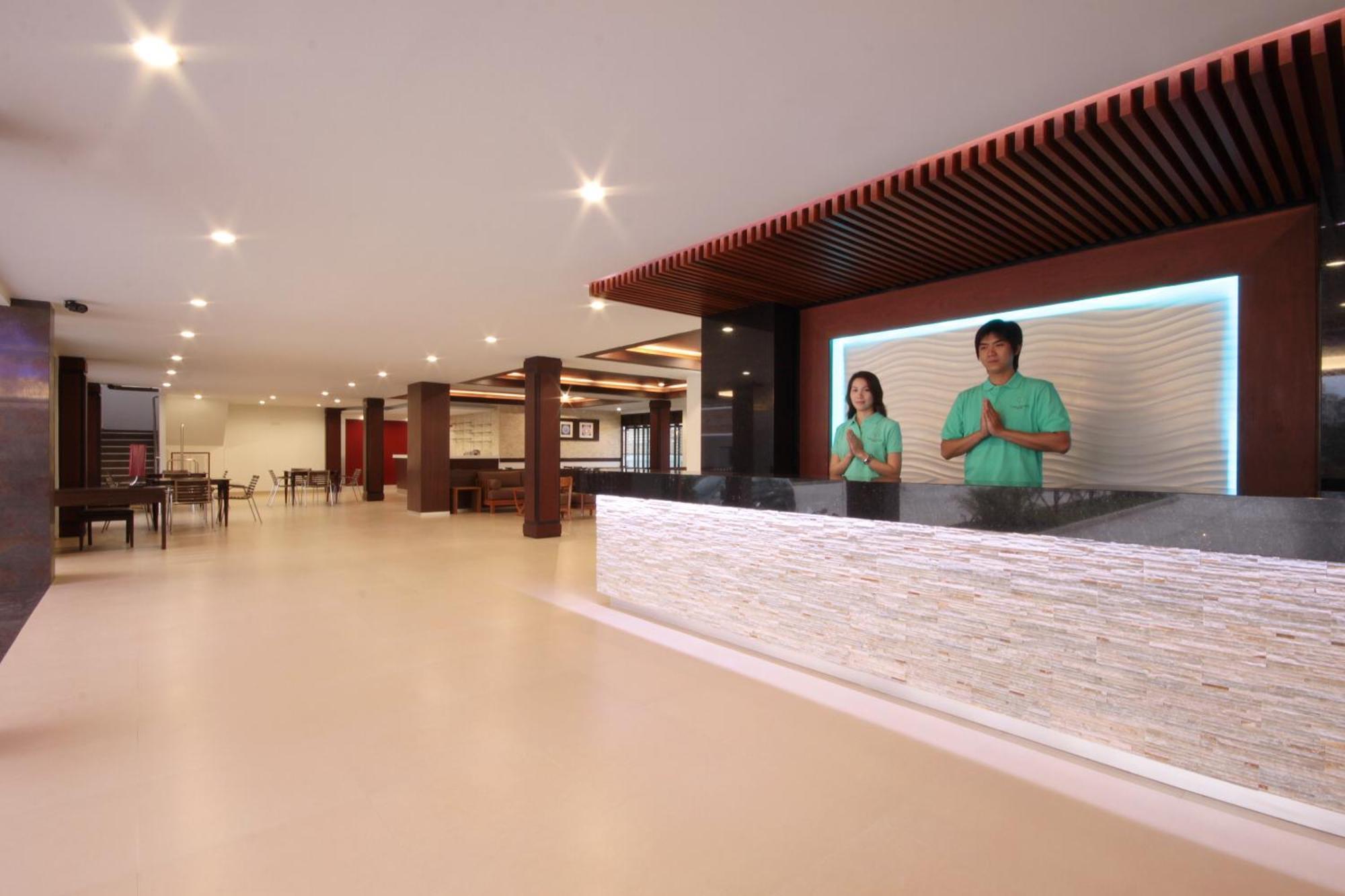 Paragon Suites Resort Джомтиен Бийч Екстериор снимка