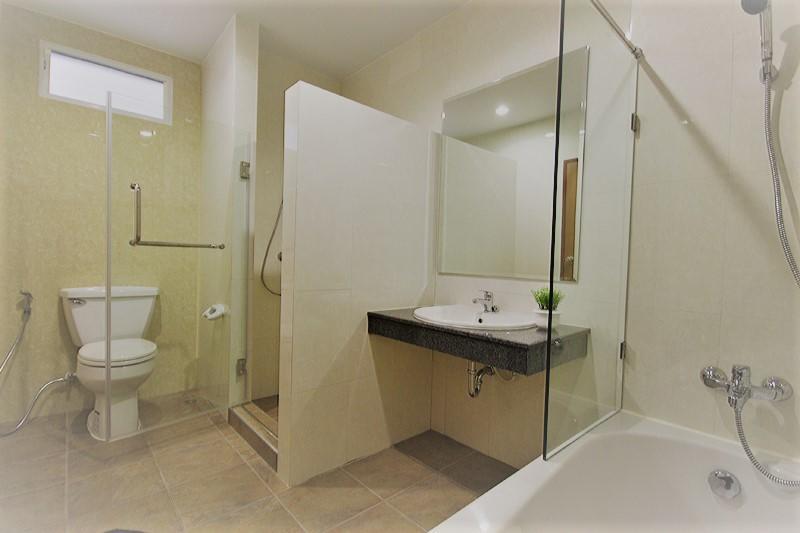 Paragon Suites Resort Джомтиен Бийч Стая снимка