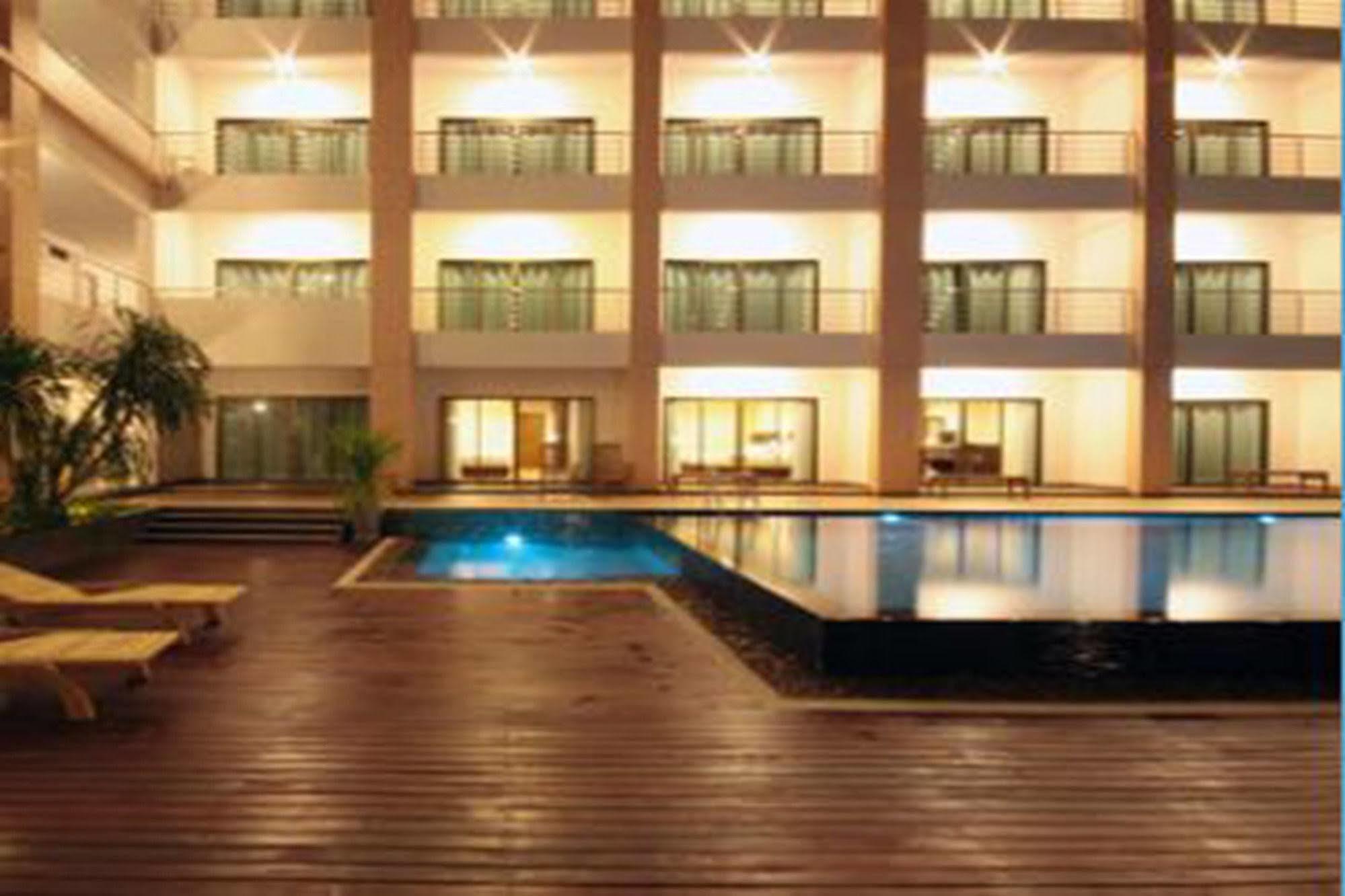 Paragon Suites Resort Джомтиен Бийч Екстериор снимка