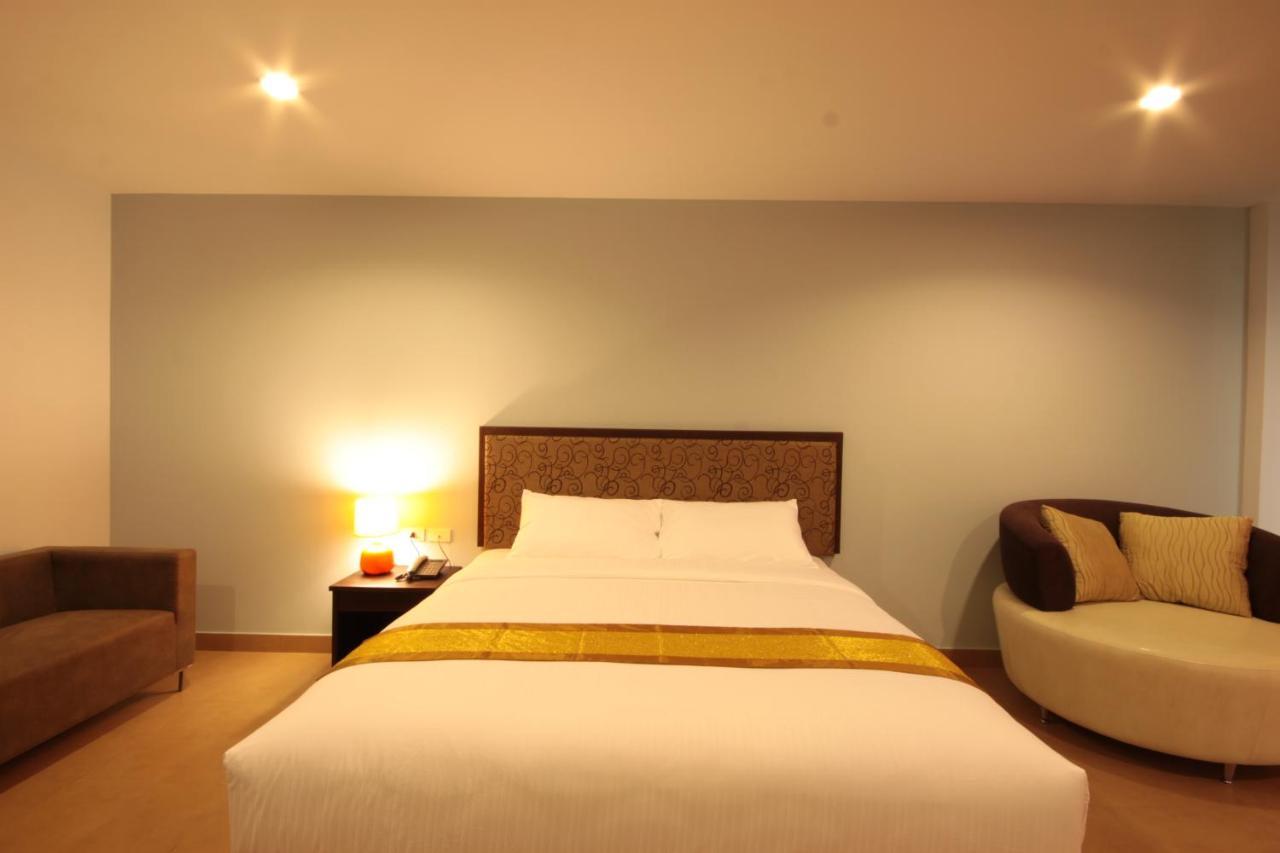 Paragon Suites Resort Джомтиен Бийч Екстериор снимка